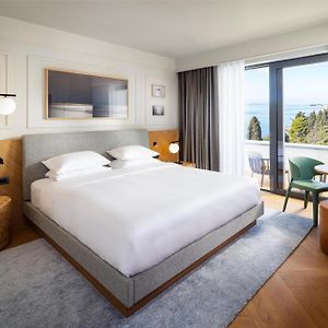 Suite Corner View