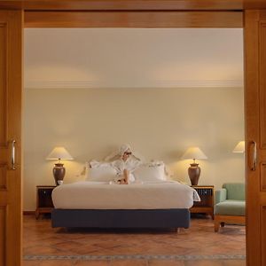 Junior Queen Suite