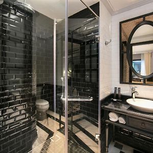 Executive Double or Twin Room Internal Window