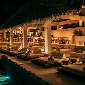 Esh Hotel (Adults Only)