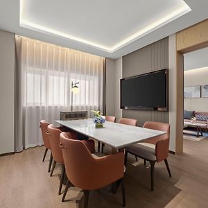 Deluxe Executive King Suite Tower
