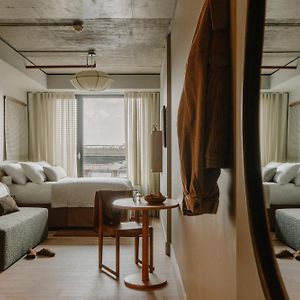 Studio deluxe