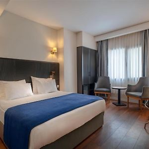 Double Room Walk Shower Disability Access or Non-Smoking