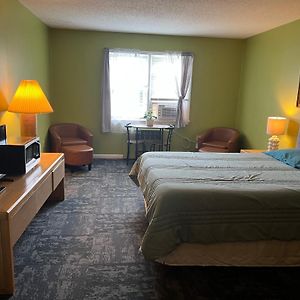 Grand Lake Hotel