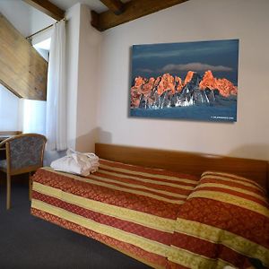Camera con letto king size