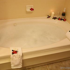 Junior King Suite Jetted Tub Non-Smoking