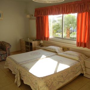 Family King Studio Suite