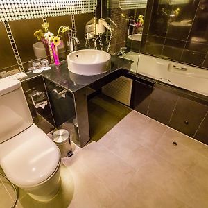 Grand Deluxe King Room