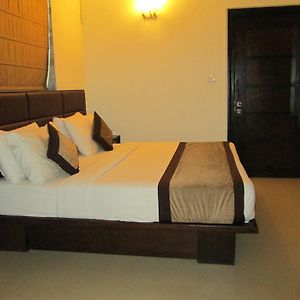 Standard Zimmer mit Kingsize-Bett