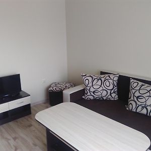 Deluxe Studio