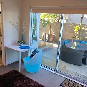 Studio Pool View
