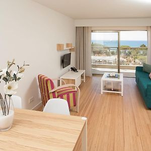 One-Bedroom Apartment Sea View Prestige