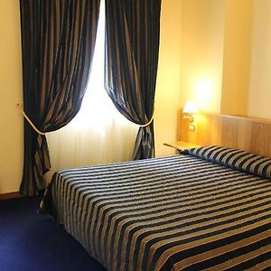Camera con letto king size