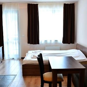 Studio non-smokers pool&relax zone access
