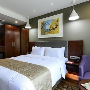 Deluxe Queen Room on F&B on Spa