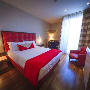 Comfort Queen Room