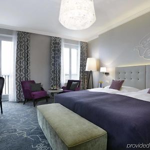 Deluxe Triple Room Lake View