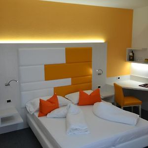 Camera standard con letto king size