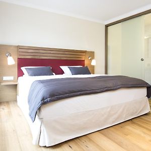 Deluxe Zimmer mit Kingsize-Bett