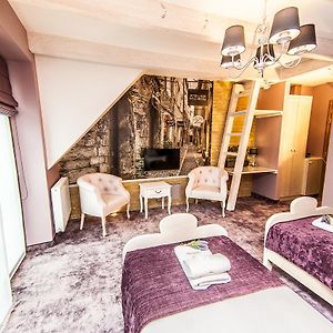 Pokój typu deluxe z dwoma pojedynczymi łóżkami