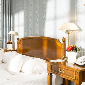 Standard Zimmer mit Kingsize-Bett