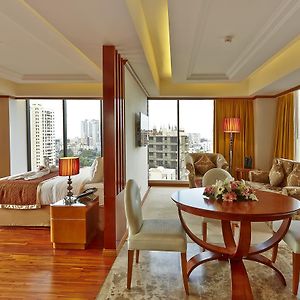 Royal Suite Kitchenette or Jacuzzi