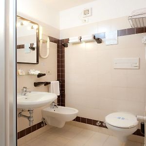 Camera standard con letto king size