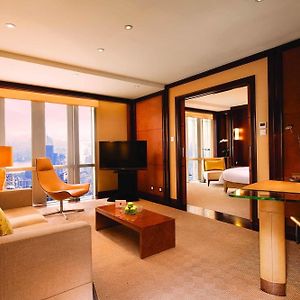 Grand King Suite