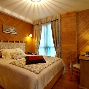 Camera grande con letto king size