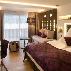 Deluxe Zimmer mit Kingsize-Bett