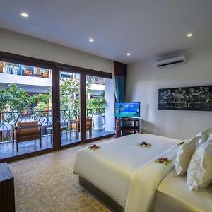 Premier King Suite