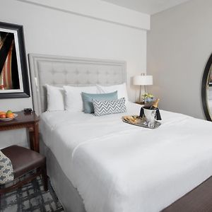 European Manor Queen Guestroom