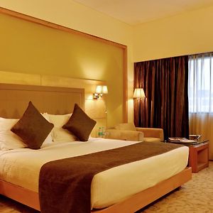 Executive Suite complimentary on F&B 3 pints of beer at Atrium Bar One way Airport Transfer
