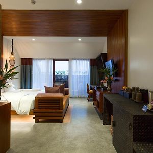 Deluxe King Suite