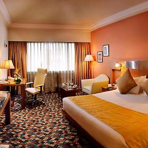 Deluxe Room on F&B