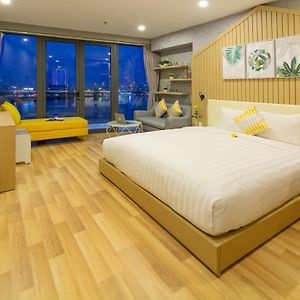 Luxury King Room River view Balcony