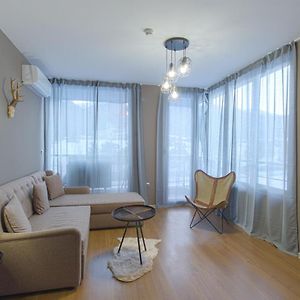 Deluxe One-Bedroom Apartment Annex Building SPA Access