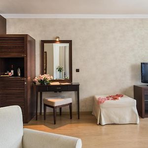 Alpine Executive Room Mountain View