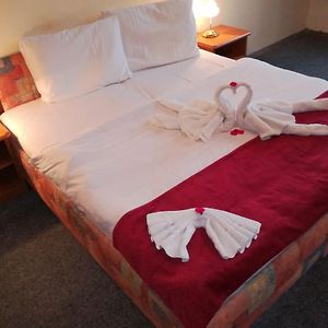 Standard Zimmer mit Kingsize-Bett