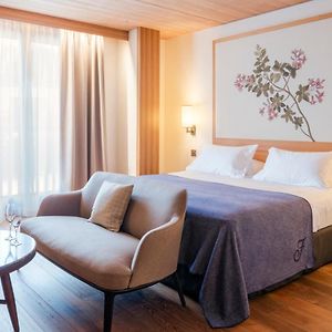 Premium Deluxe Zimmer mit Kingsize-Bett
