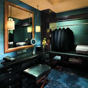 Grand Deluxe King Suite
