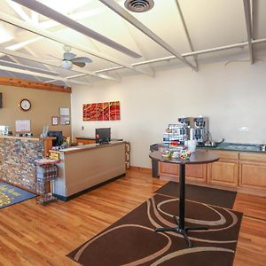 Super 8 By Wyndham Branson - Shepherd Of The Hills Exwy