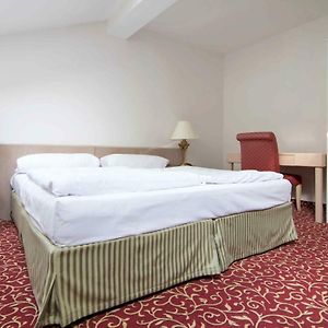 Economy Zimmer mit Kingsize-Bett im Dachgeschoss
