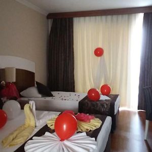 Standard Zimmer mit Kingsize-Bett