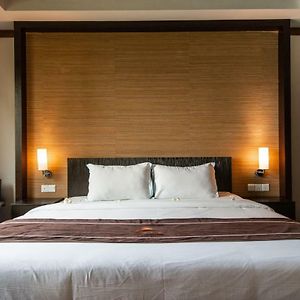 One-Bedroom King Suite