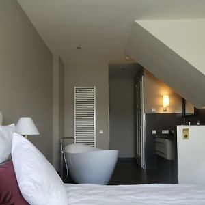 Deluxe Zimmer mit Kingsize-Bett