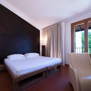 Camera classica con letto queen size
