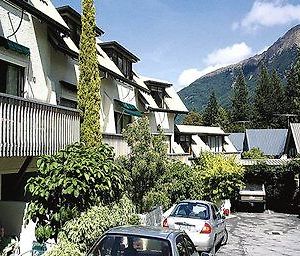 Queenstown Mews