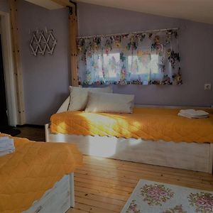 Zimmer mit zwei Einzelbetten