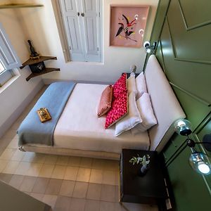 Deluxe Studio